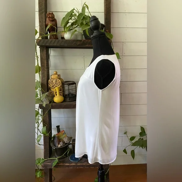 Timeson: White Sleeveless Pleated Blouse - Picture 8 of 16